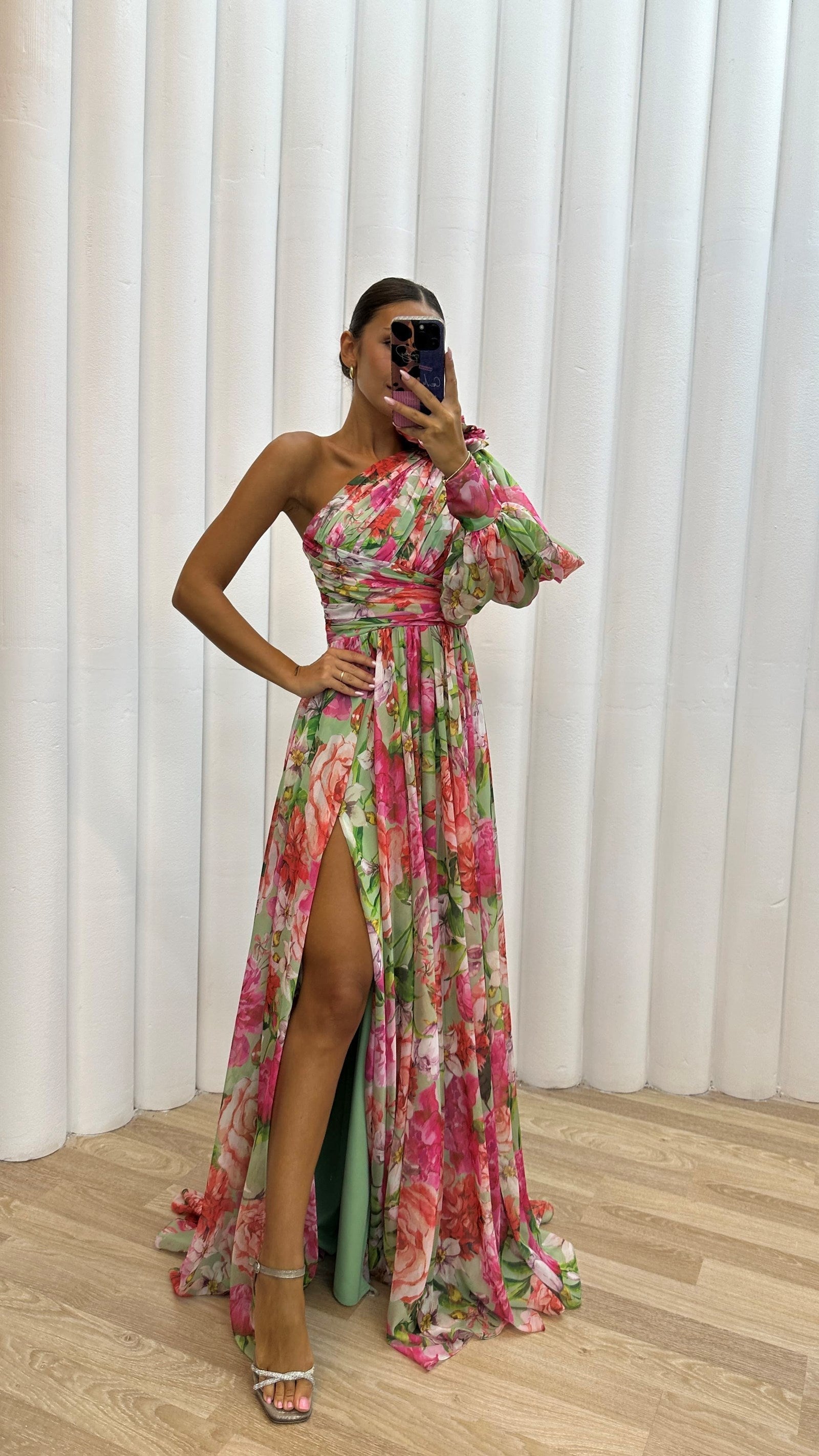 Kaia – Timeless Draped Dress